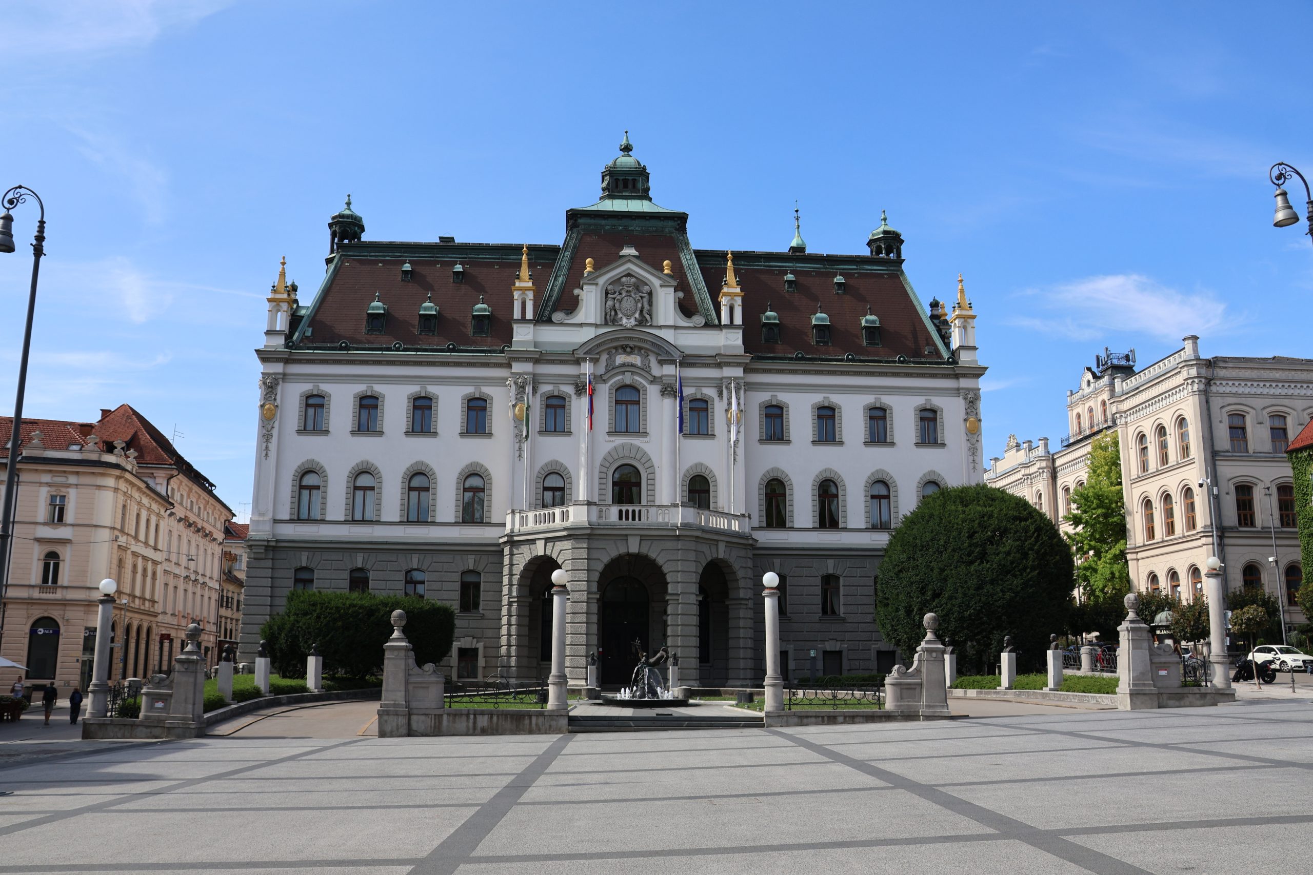 The exterior of a University of Ljubljana building.